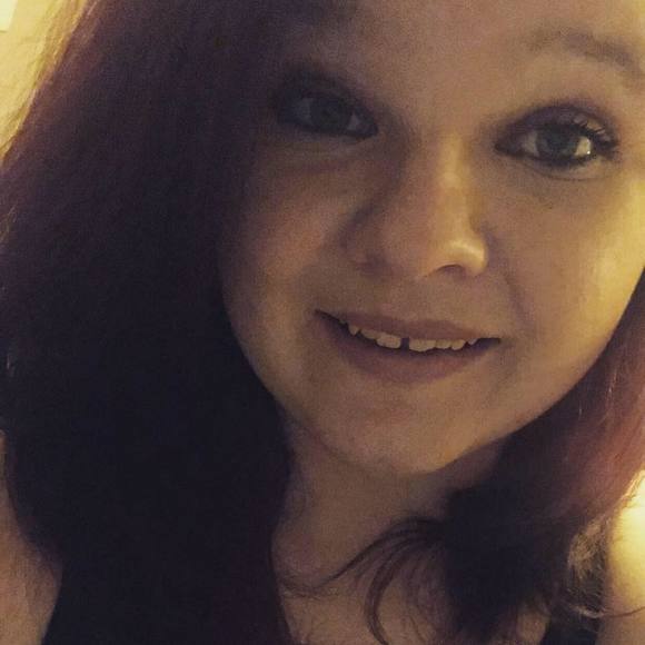 Meet your Posher, Danielle - Picture 1 of 1